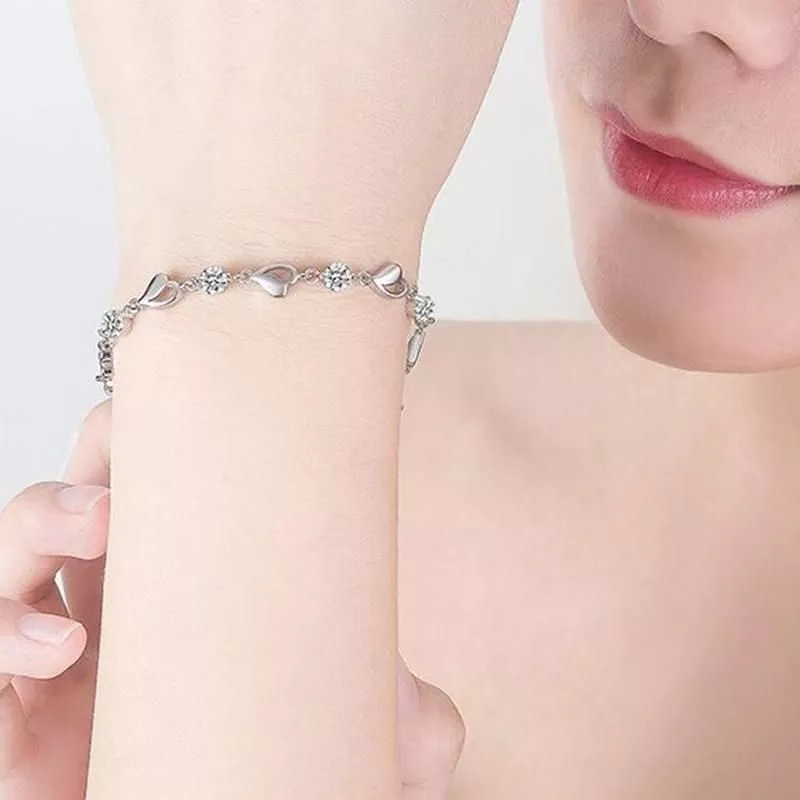 Elegant Sterling Silver Heart Bracelet with Cubic Zirconia Elegant Sterling Silver Heart Bracelet with Cubic Zirconia