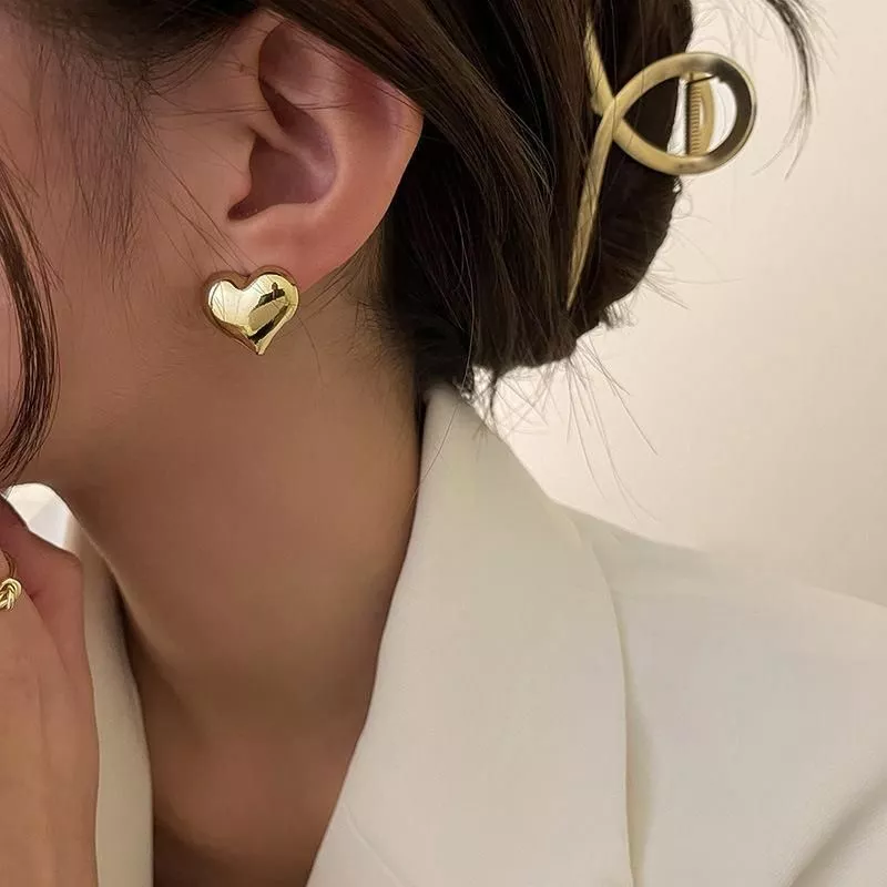 Korean Trend Metal Heart Stud Earrings for Women Punk Elegant Minimalist Smooth Love Eardrops Girl Party Jewelry Couple Gifts Korean Trend Metal Heart Stud Earrings for Women Punk Elegant Minimalist Smooth Love Eardrops Girl Party Jewelry Couple Gifts