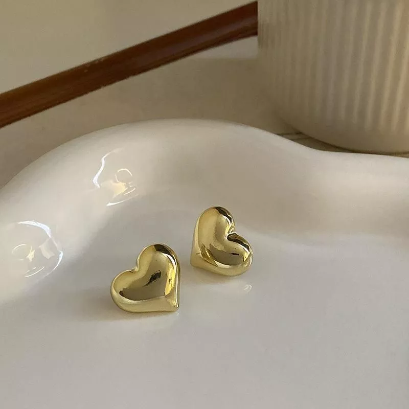 Korean Trend Metal Heart Stud Earrings for Women Punk Elegant Minimalist Smooth Love Eardrops Girl Party Jewelry Couple Gifts Korean Trend Metal Heart Stud Earrings for Women Punk Elegant Minimalist Smooth Love Eardrops Girl Party Jewelry Couple Gifts